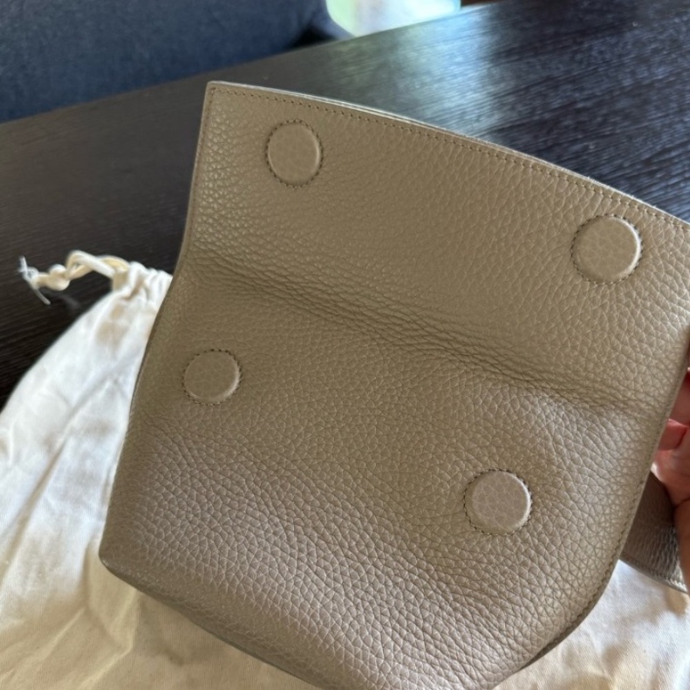 Yvonne Kone Crossbody Belt Bag - Picture 4 of 6